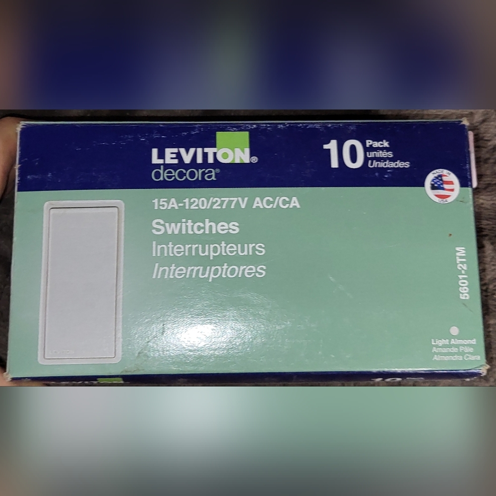 Leviton 10 Pk Of Lightswitches. NIB
